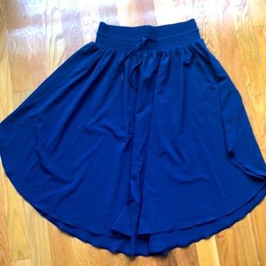 Flowy Lululemon skirt, light weight and super soft—perfect for traveling.